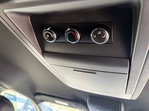 Used 2018 Dodge Grand Caravan GT image 31