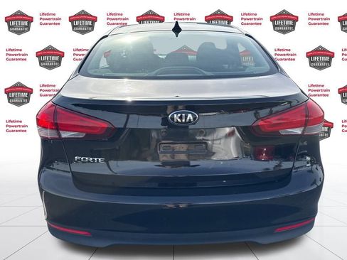 Used 2017 Kia Forte LX image 6