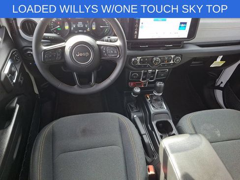 Used 2024 Jeep Wrangler Unlimited AWD/4WD image 11
