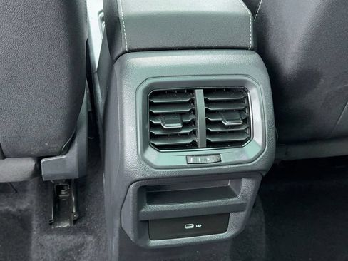 Used 2024 Volkswagen Taos SE FWD image 41