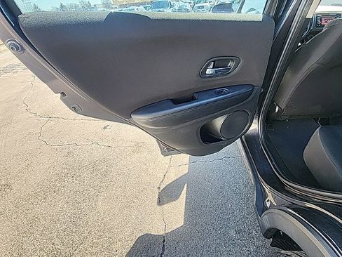 Used 2016 Honda HR-V LX image 24