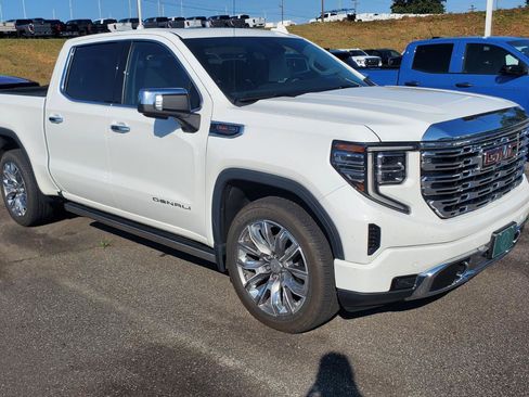 Used 2023 GMC Sierra 1500 Denali w/ Denali Reserve Package AWD/4WD image 2