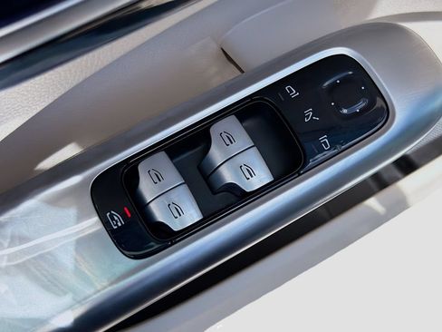 Used 2022 Mercedes-Benz C 300 Sedan w/ Pinnacle Trim Package image 23