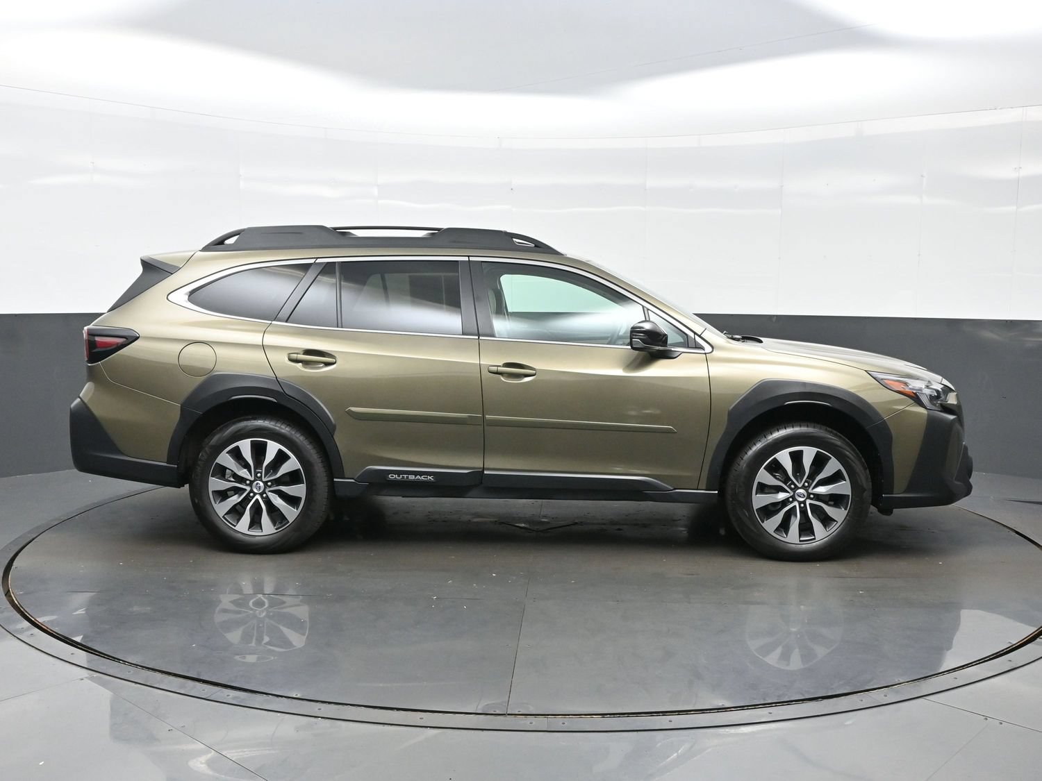Used 2024 Subaru Outback Limited AWD/4WD image 7
