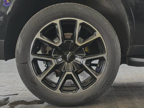 Used 2022 Chevrolet Tahoe RST w/ Luxury Package AWD/4WD image 25