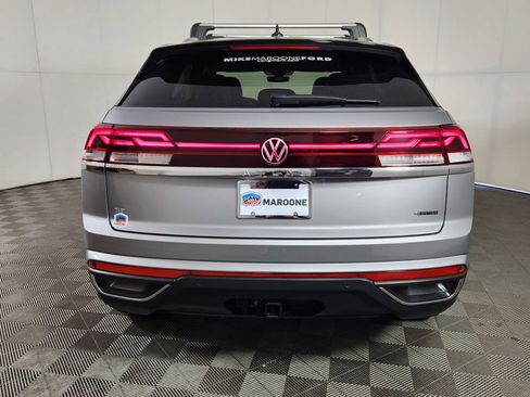 Used 2024 Volkswagen Atlas Cross Sport SE AWD/4WD image 6