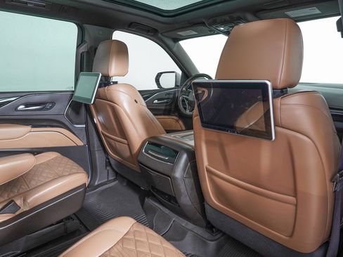 Used 2022 Cadillac Escalade ESV Premium Luxury w/ LPO, Radiant Package image 11