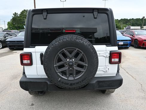 Used 2024 Jeep Wrangler Unlimited Sport AWD/4WD image 33