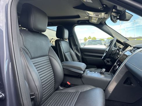 Used 2024 Land Rover Discovery Dynamic SE AWD/4WD image 23
