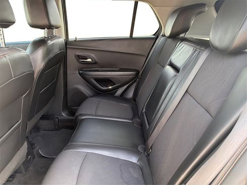 Used 2022 Chevrolet Trax LT w/ Sport Edition image 11