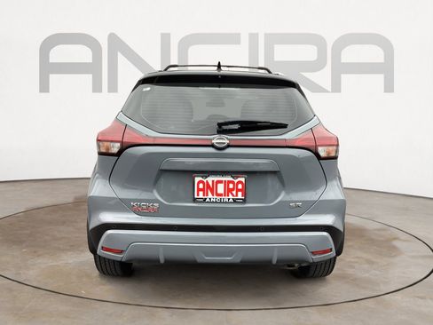 Used 2023 Nissan Kicks SR w/ SR Premium Package FWD image 11