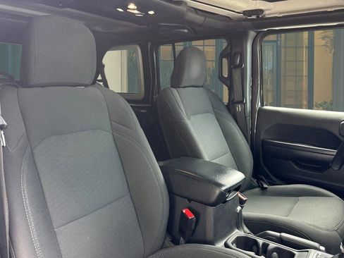 Used 2020 Jeep Wrangler Unlimited Sport AWD/4WD image 29