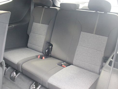 New 2025 GMC Acadia Elevation image 12