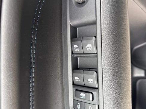 Used 2026 Jeep Compass Latitude image 13