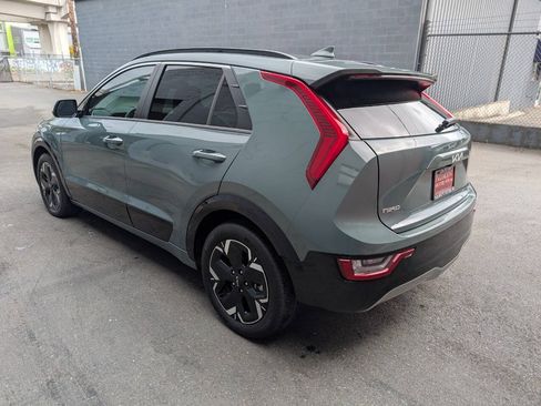 Used 2023 Kia Niro Wave w/ Wave Preserve Package FWD image 5