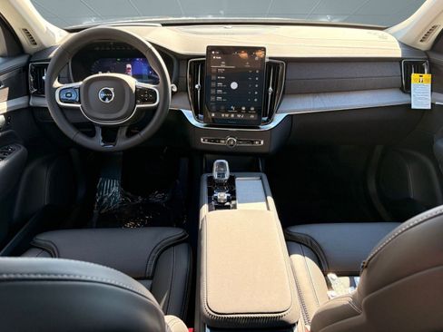 New 2026 Volvo XC90 B6 Ultra w/ Protection Package image 15