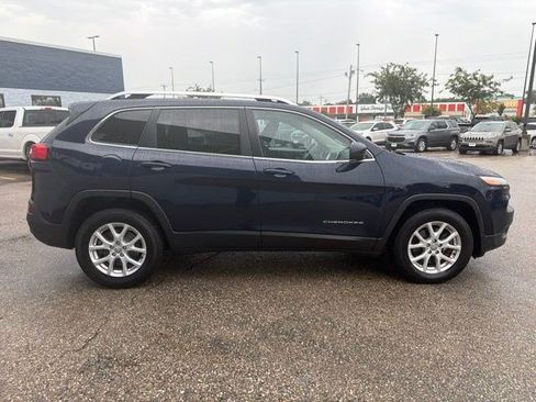 Used 2015 Jeep Cherokee Latitude AWD/4WD image 6