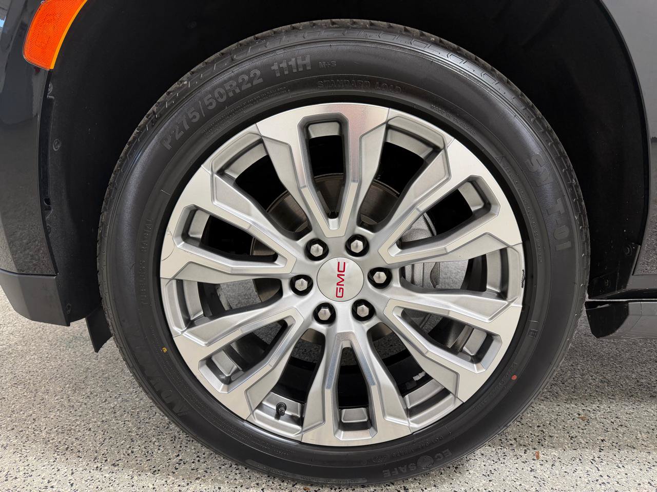 Used 2023 GMC Yukon Denali AWD/4WD image 9