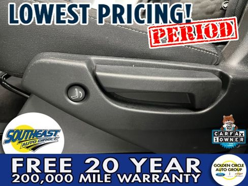 Used 2025 Nissan Pathfinder SV image 14