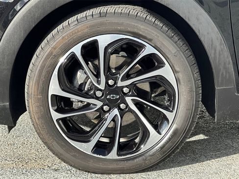 Used 2023 Chevrolet Bolt EUV Premier w/ Sun & Sound Package image 27