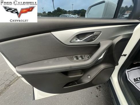 Used 2019 Chevrolet Blazer LT FWD image 27