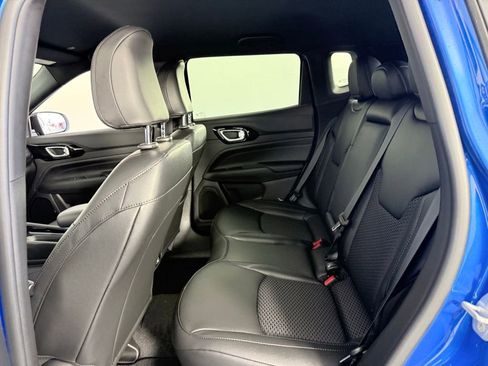 New 2026 Jeep Compass Latitude image 17