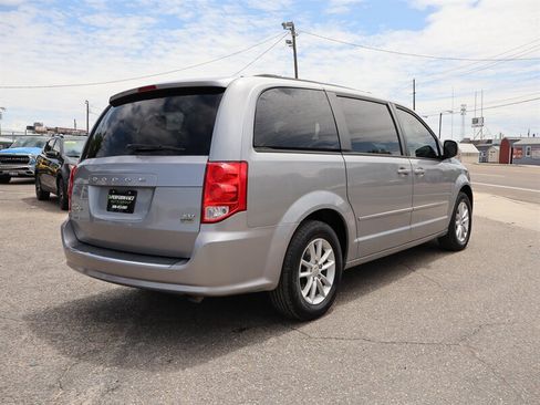 Used 2015 Dodge Grand Caravan SXT FWD image 3