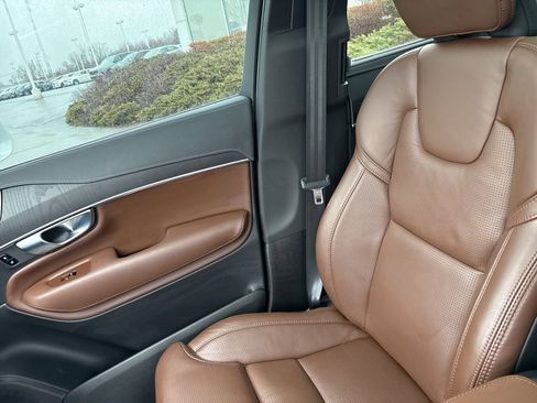 Certified 2023 Volvo XC90 B6 Ultimate w/ Protection Package Premier image 35