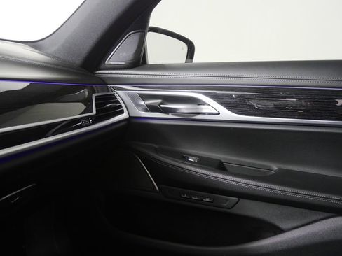 Used 2019 BMW 740i w/ Executive Package image 22
