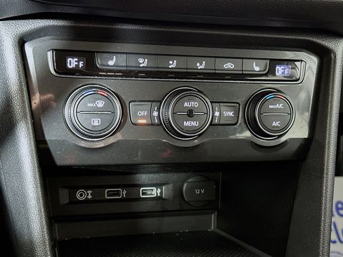 Used 2018 Volkswagen Tiguan SE w/ Front Fog Lights Package FWD image 13
