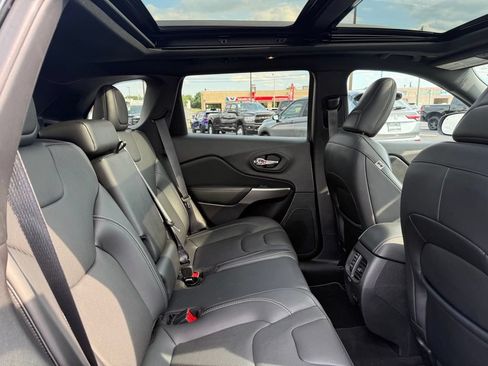 Used 2022 Jeep Compass High Altitude AWD/4WD image 17