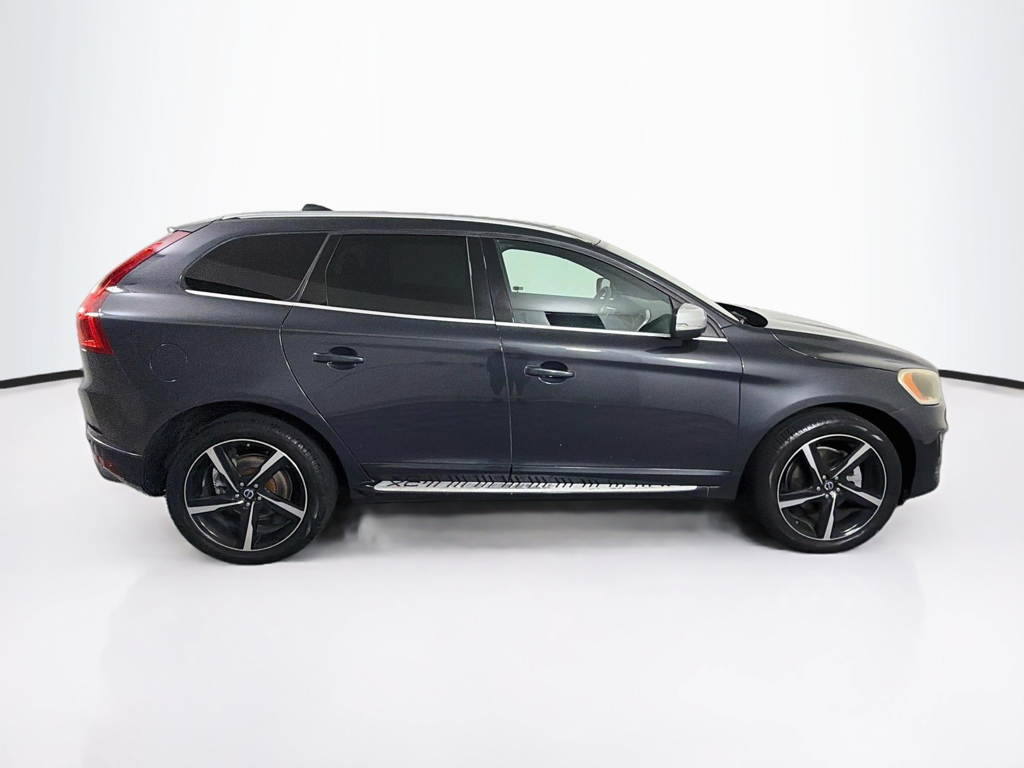 Used 2015 Volvo XC60 T6 R-Design Premier Plus AWD/4WD image 10