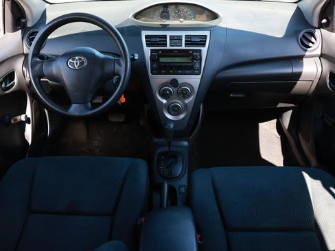 Used 2010 Toyota Yaris Sedan FWD image 2