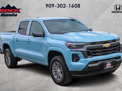 Used 2025 Chevrolet Colorado LT w/ LT Convenience Package image 3