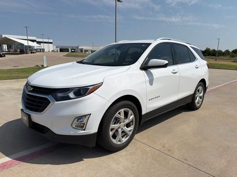 Used 2020 Chevrolet Equinox LT FWD image 2