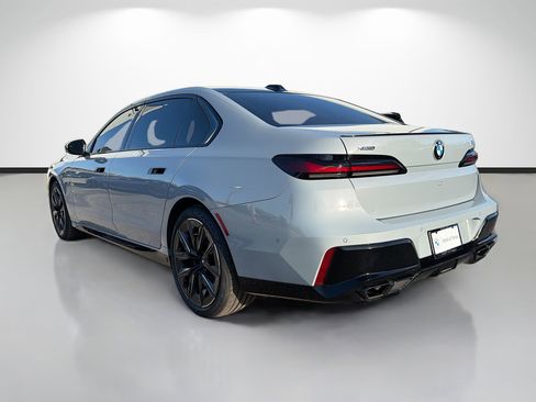 Used 2023 BMW 760i xDrive w/ Executive Package AWD/4WD image 5
