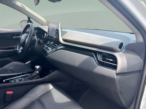 Used 2022 Toyota C-HR Limited FWD image 24