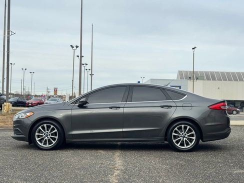 Used 2017 Ford Fusion SE image 3