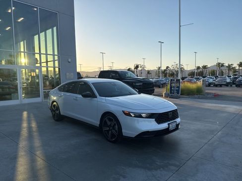 Used 2024 Honda Accord Sport image 2