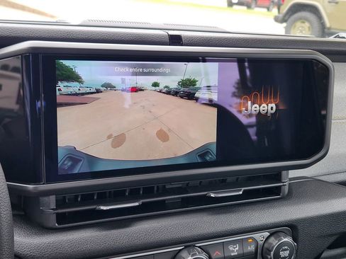 New 2026 Jeep Gladiator Sport AWD/4WD image 13