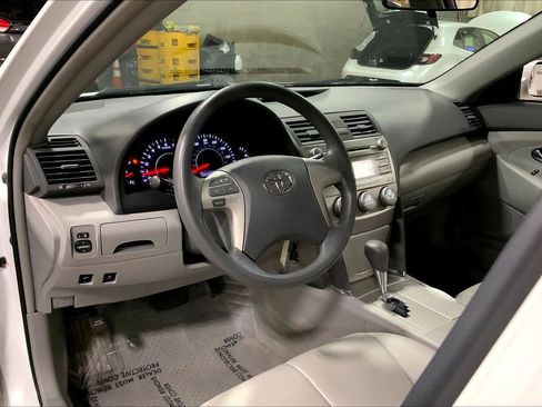 Used 2011 Toyota Camry LE image 17