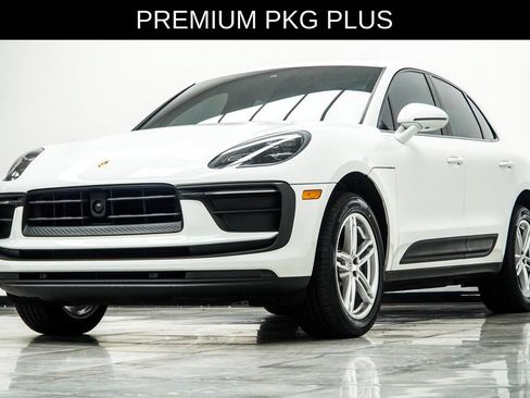Used 2023 Porsche Macan AWD/4WD image 11