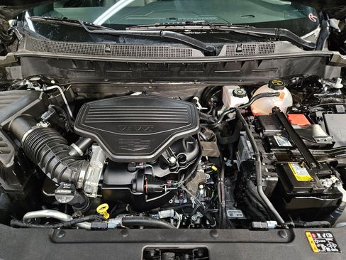 Used 2025 Cadillac XT6 Premium Luxury image 19