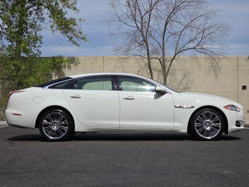 Used 2011 Jaguar XJ L RWD image 11