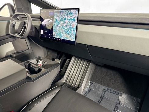 Used 2025 Tesla Cybertruck Cyberbeast AWD/4WD image 31