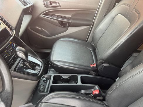 Used 2019 Ford Transit Connect XL FWD image 32