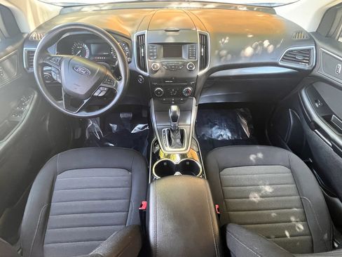Used 2018 Ford Edge SE FWD image 10