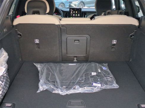 New 2026 Volvo XC60 T8 Core w/ Climate Package image 21