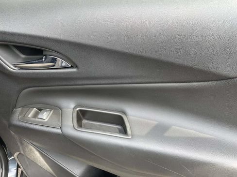Used 2023 Chevrolet Equinox LT FWD image 9