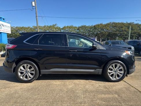 Used 2019 Ford Edge Titanium w/ Equipment Group 301A image 4